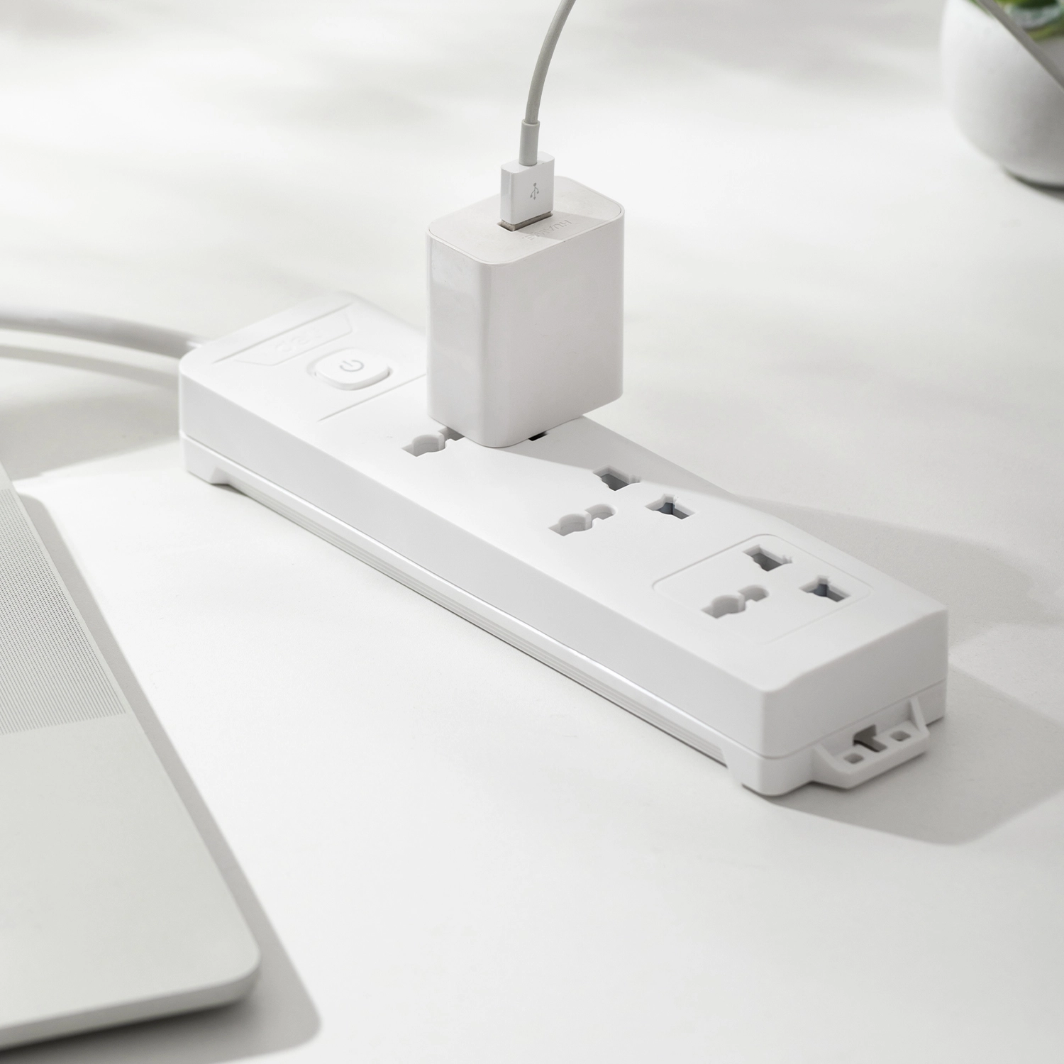 deli et401 power strip 11