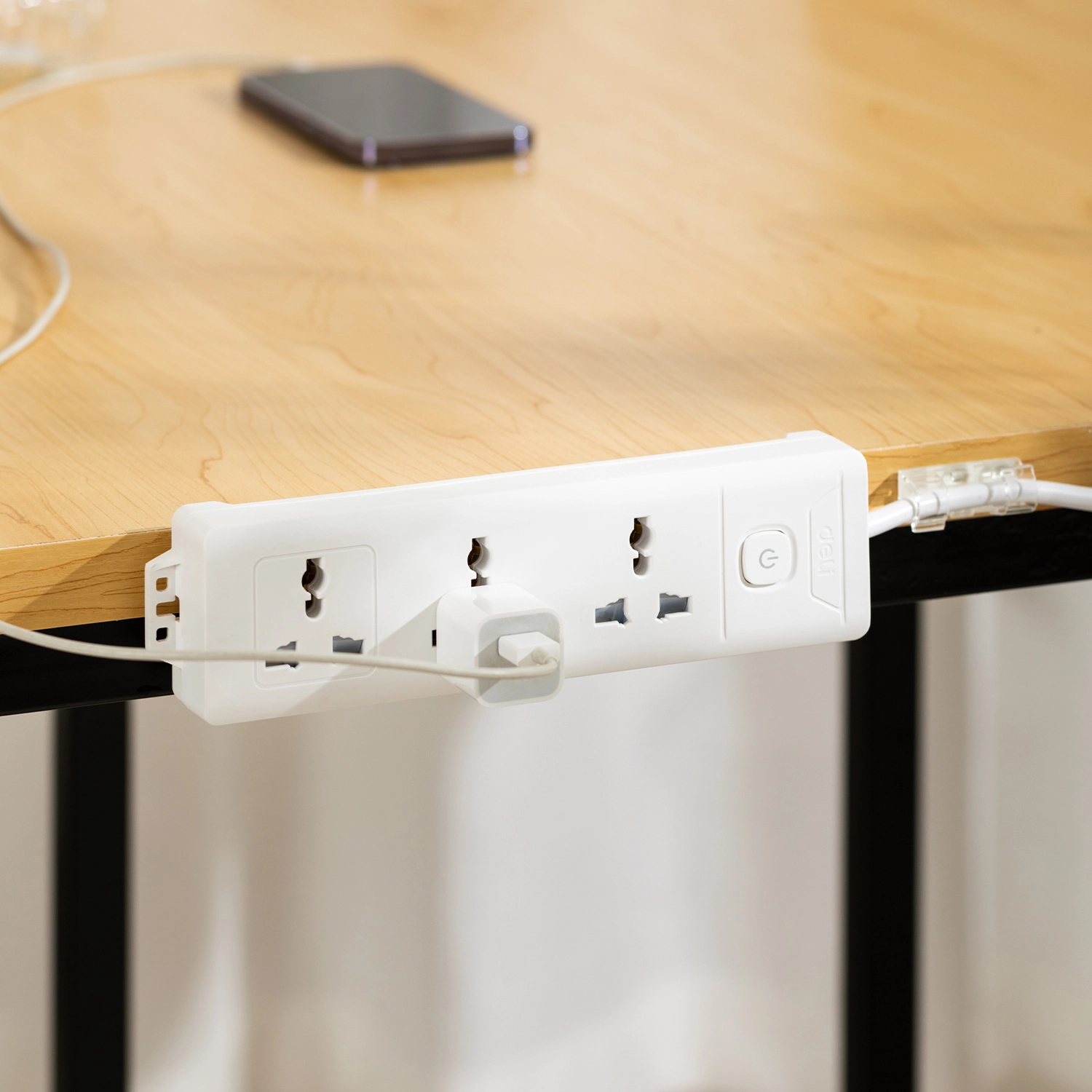 deli et401 power strip 12