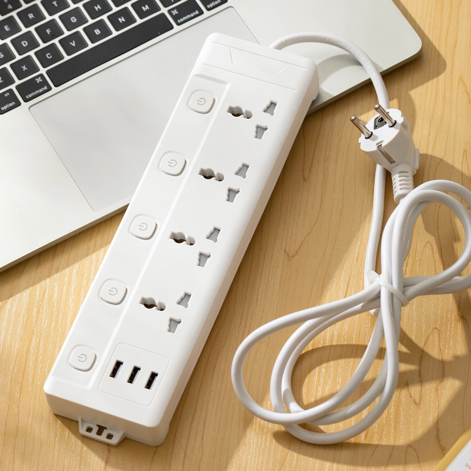 deli et411 power strip 12