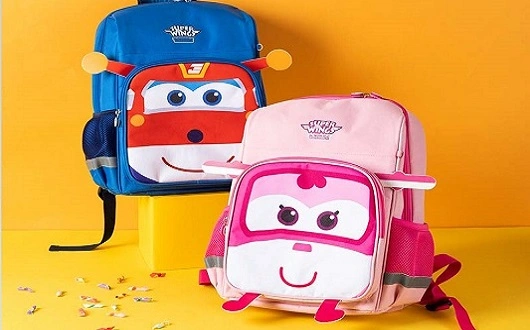 Deli Ace Your School Day: Things to Keep in Your Backpack for School