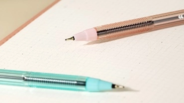 Ballpoint Pen VS Rollerball Pen